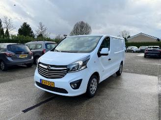 krockskadad bil auto Opel Vivaro -B 2018/10