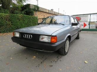 krockskadad bil aanhanger Audi 80  1985/4