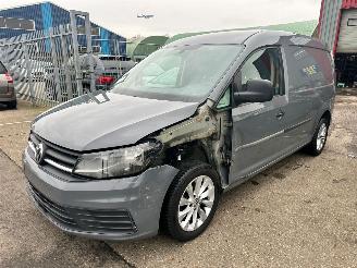 krockskadad bil bedrijf Volkswagen Caddy maxi 2.0 TDI 2018/2