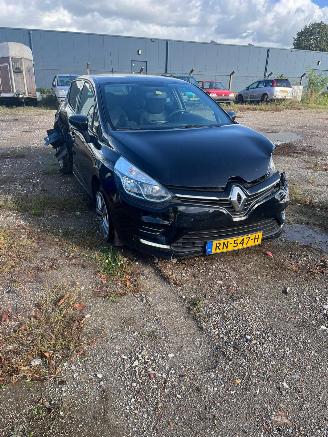 skadebil bromfiets Renault Clio 1.5 DCI 2018/1
